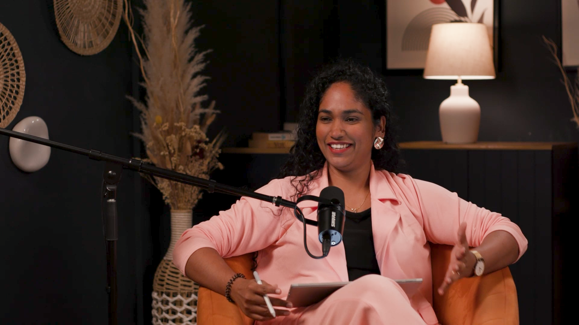 71 BSS Lynette Full episode.00 02 12 19.Still009